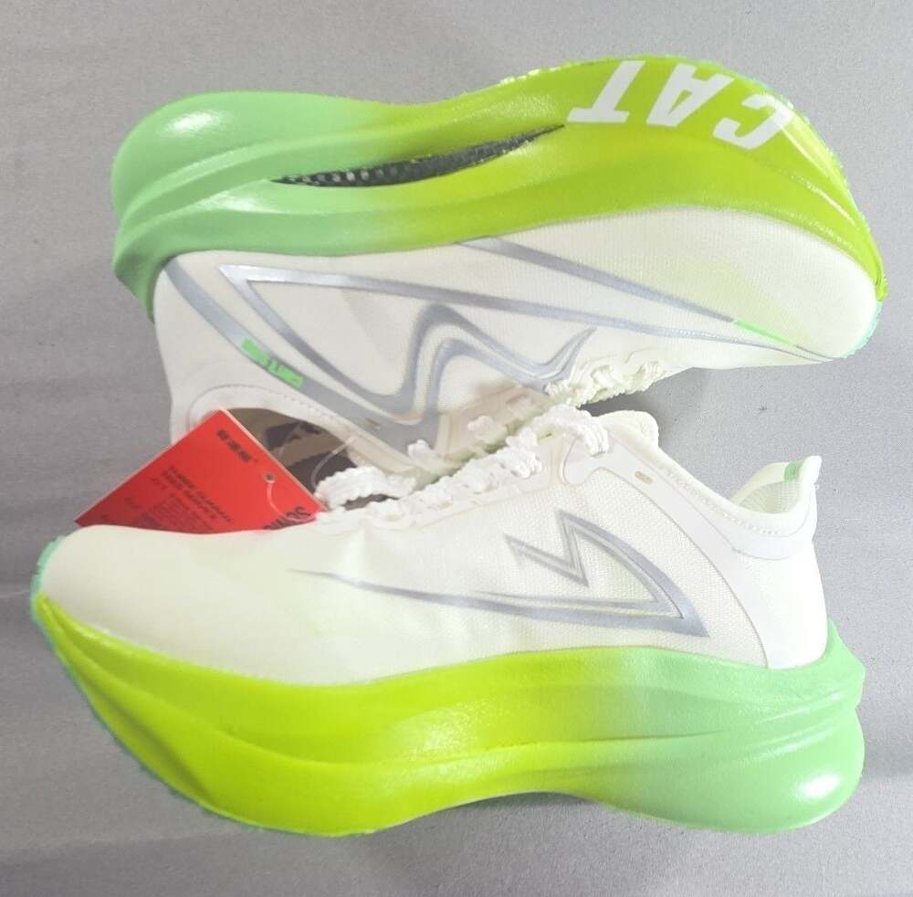 Sonic Cat Professional Running Shoes.